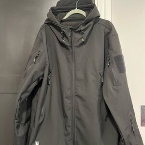 New Free Soldier Softshell waterproof jacket. Size L